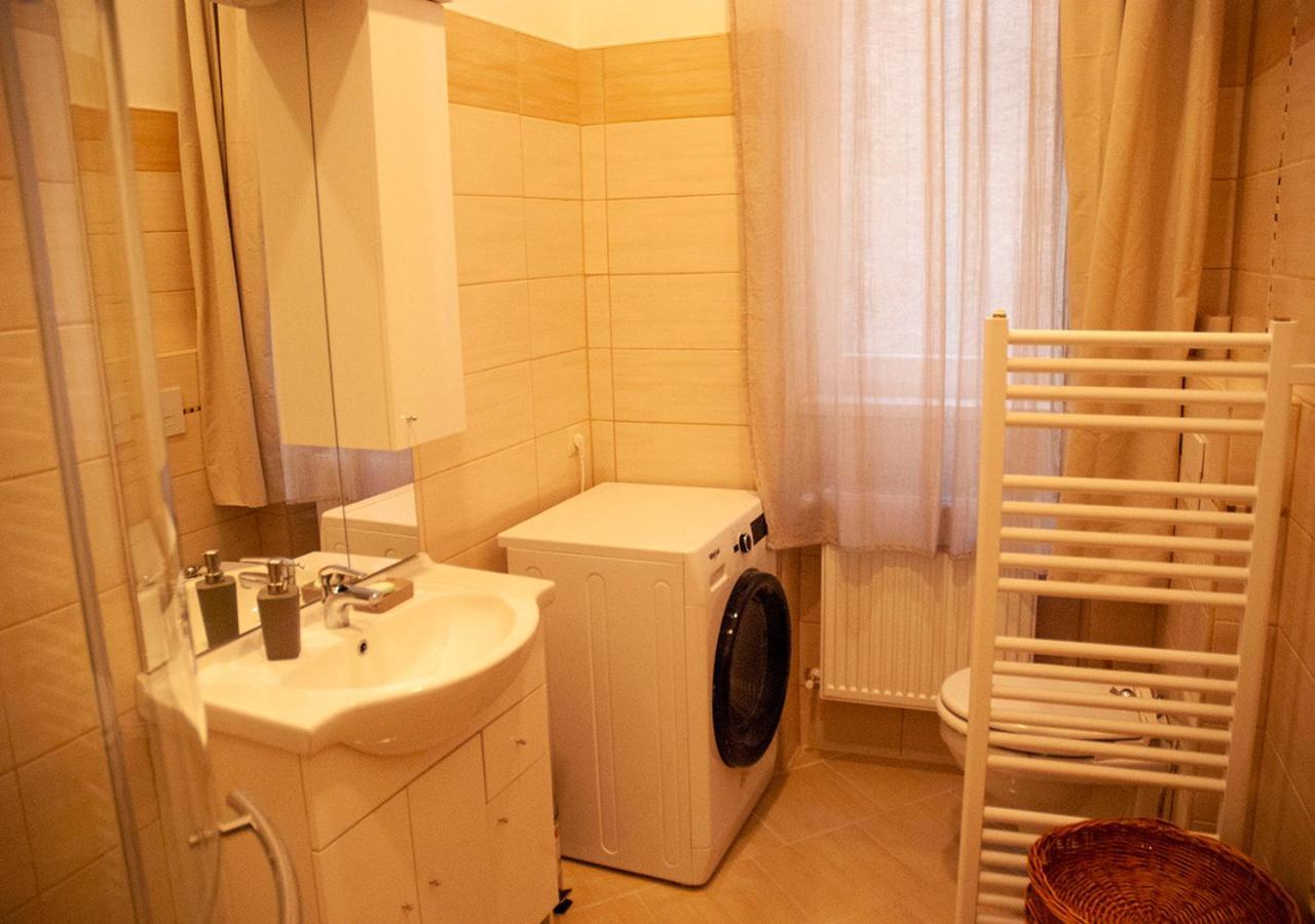 Western Apartman Budapest Esterno foto